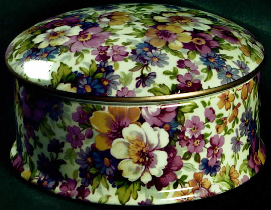 Dubarry (Granville, New, Globe Backstamp) Powder Box with Lid by James Kent (England)-1