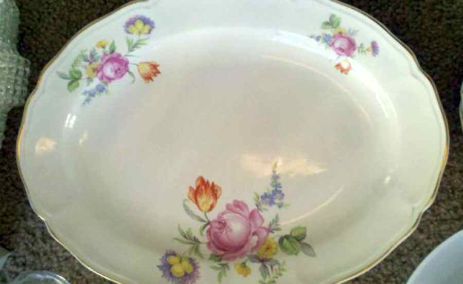 KNO488 13" Oval Serving Platter by Edwin Knowles-1