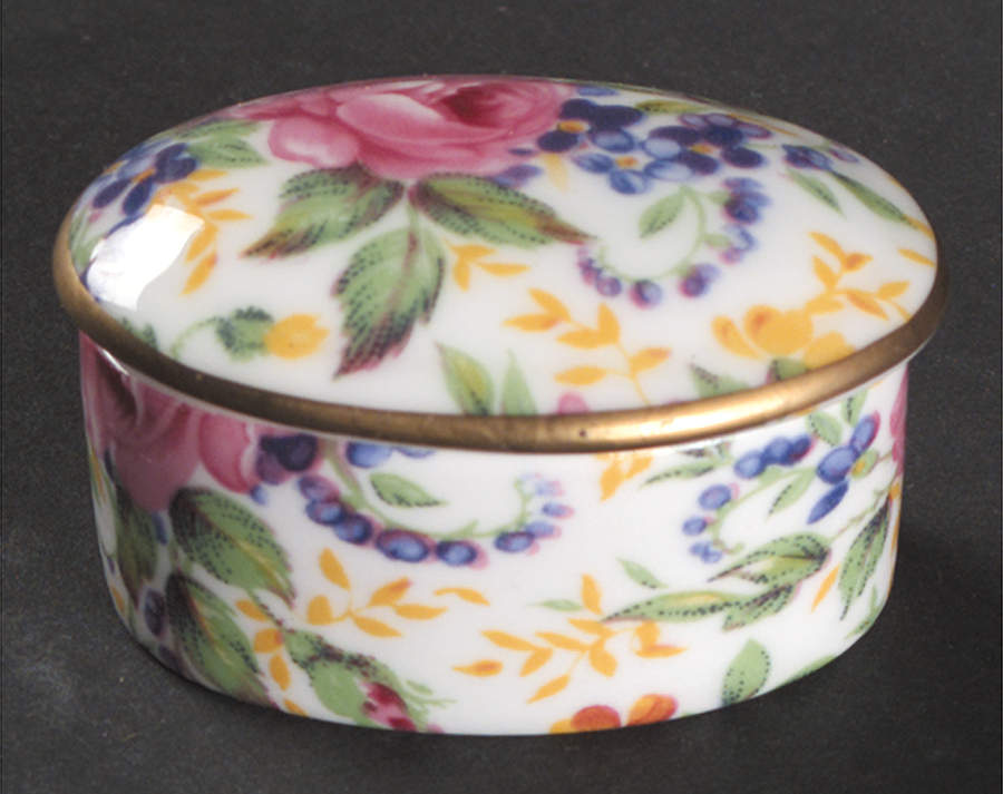 Rosalynde(Granville, New, Globestp) Round Pill Box with Lid by James Kent (England)-1