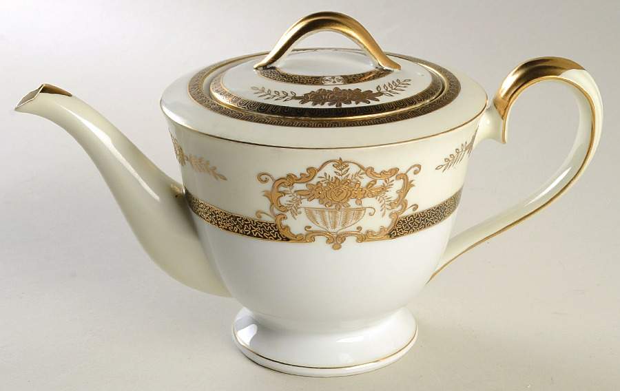 KUT77 Teapot & Lid by Kutani-1