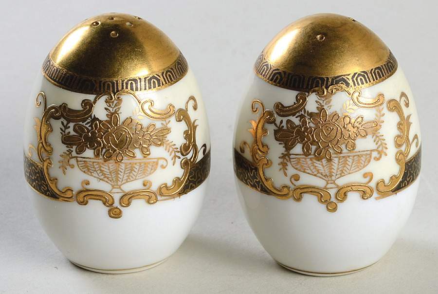 KUT77 Salt & Pepper Set by Kutani-1