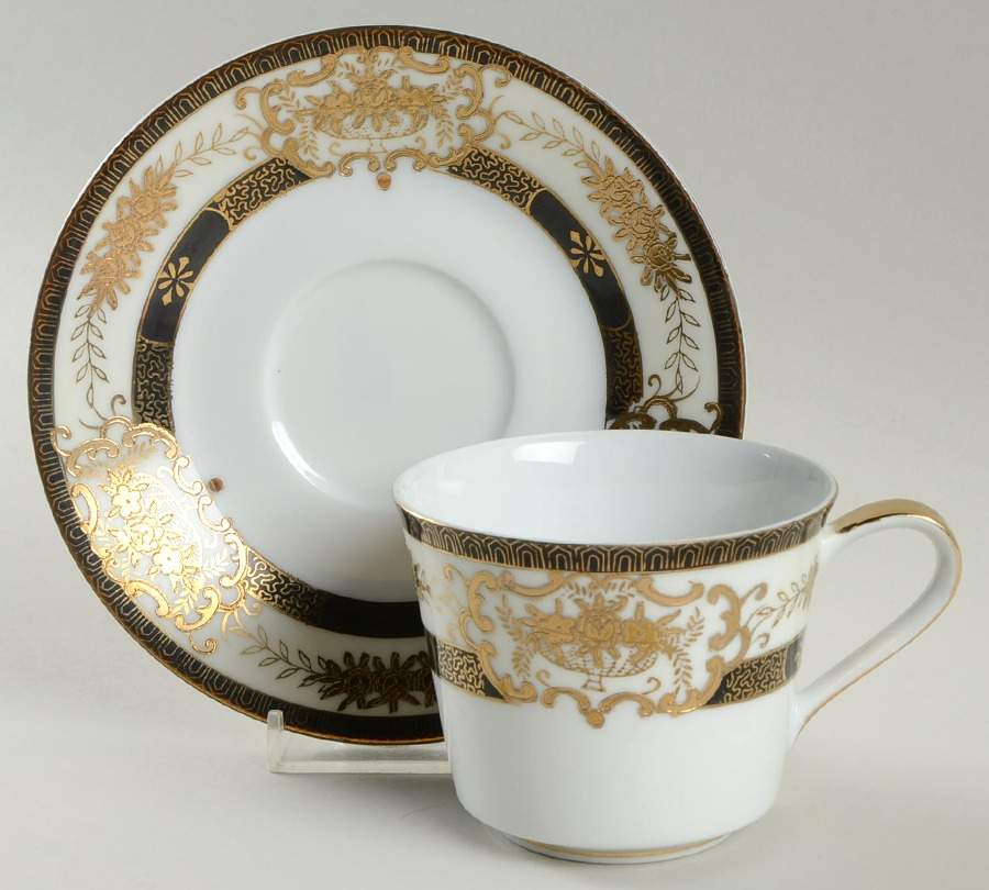 KUT77 Flat Cup & Saucer Set by Kutani-1