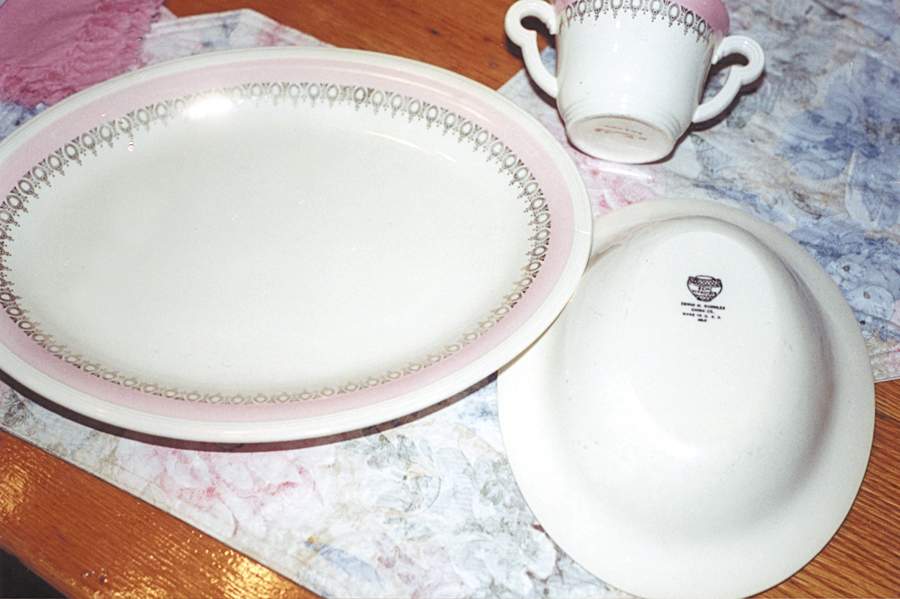 KNO515 14" Oval Serving Platter by Edwin Knowles-1