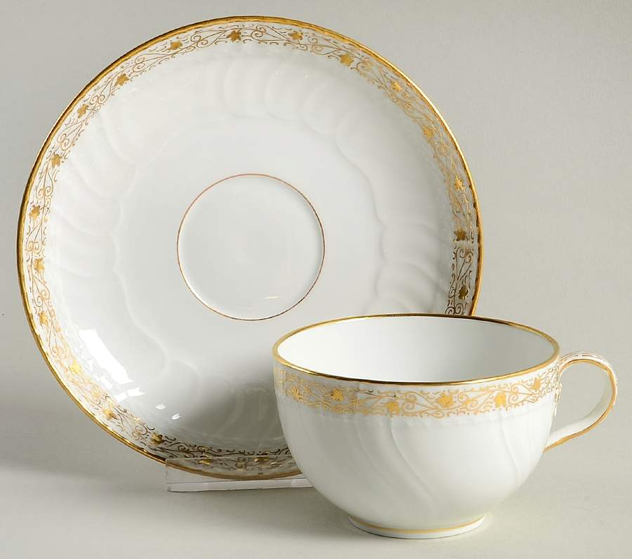 KPM102 Flat Cup & Saucer Set by KPM-1