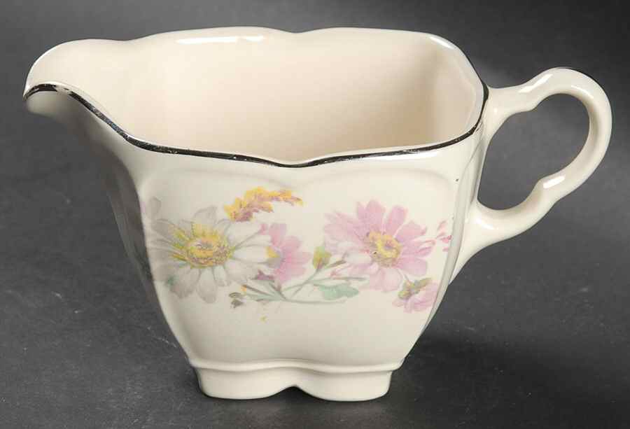 KNO533 Creamer by Edwin Knowles-1