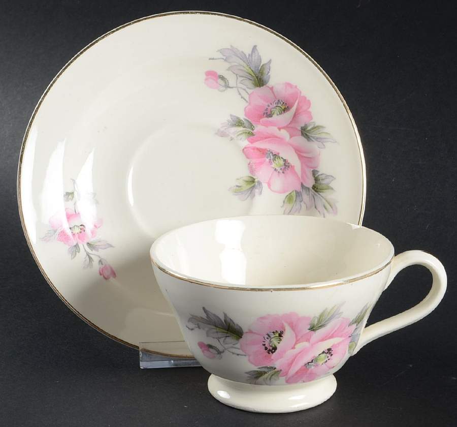 KNO536 Footed Cup & Saucer Set by Edwin Knowles-1