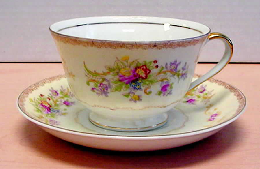 KON88 Footed Cup & Saucer Set by Kongo-1