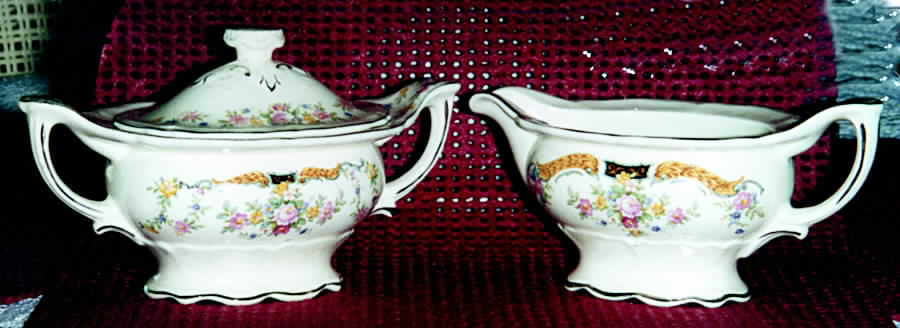 KNO553 Creamer by Edwin Knowles-1