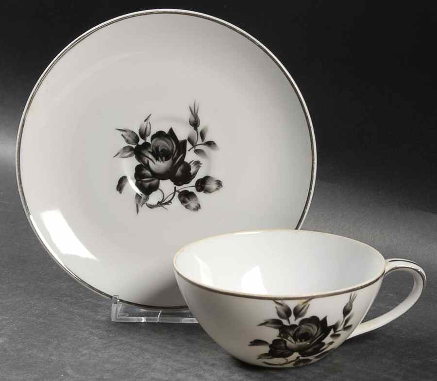 5783 Flat Cup & Saucer Set by Kutani-1