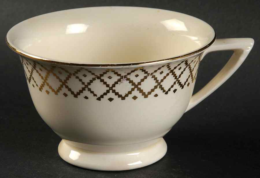KNO256 Footed Cup by Edwin Knowles-1