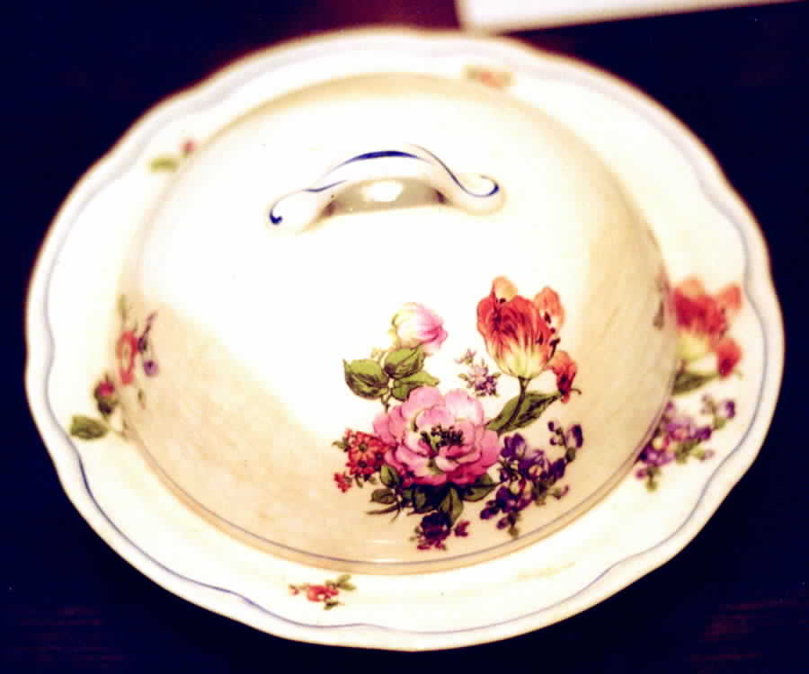KNO561 Round Covered Butter by Edwin Knowles-1