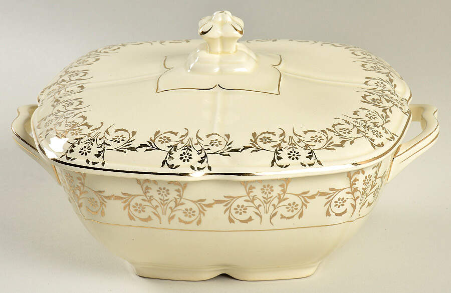 KNO566 Round Covered Vegetable by Edwin Knowles-1