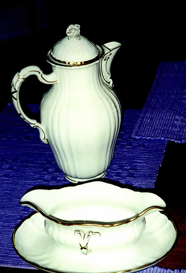 KPM115 Gravy Boat with Attached Underplate by KPM-1