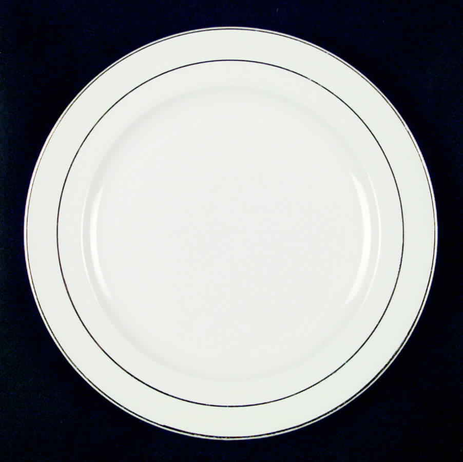 Tradition Luncheon Plate by Edwin Knowles-1