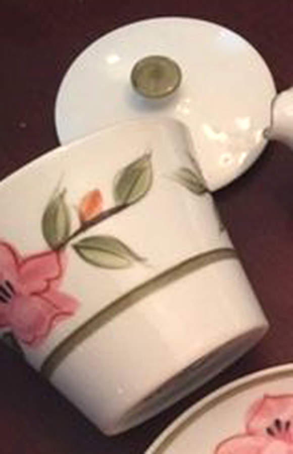 Provincial Camellia Sugar Bowl & Lid by Kasuga-1