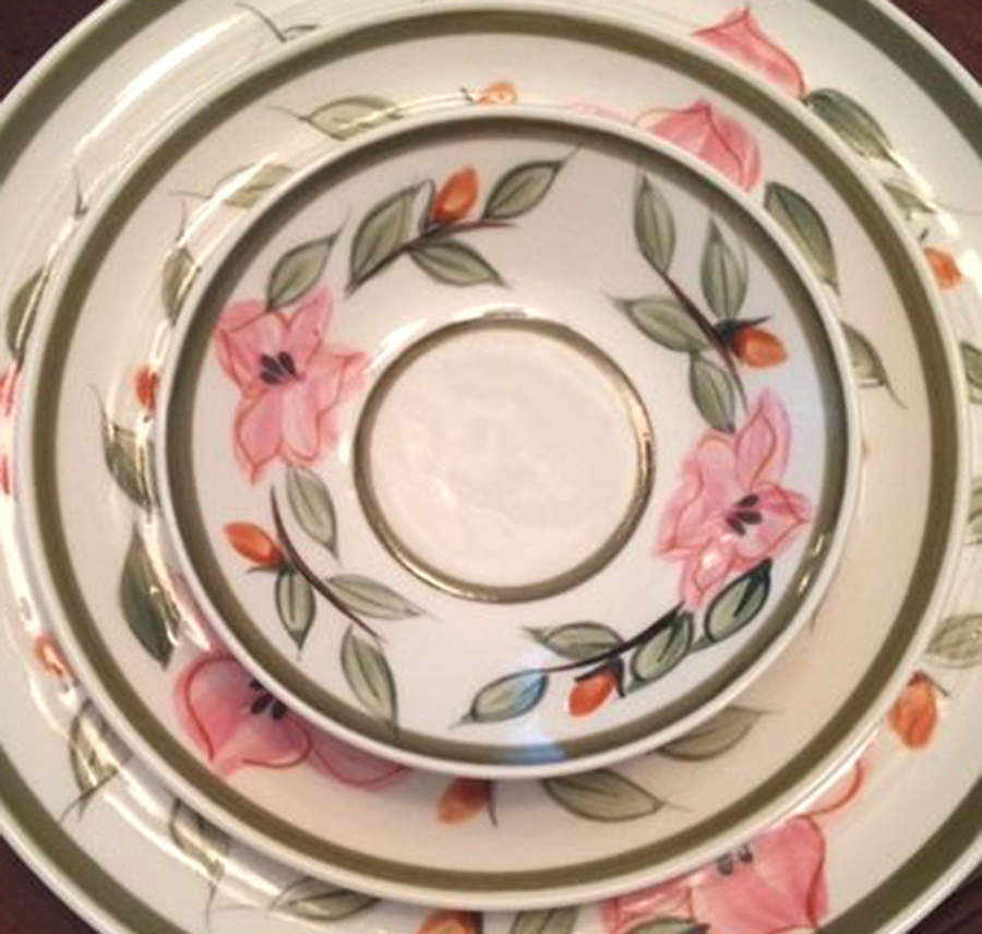 Provincial Camellia Salad Plate by Kasuga-1