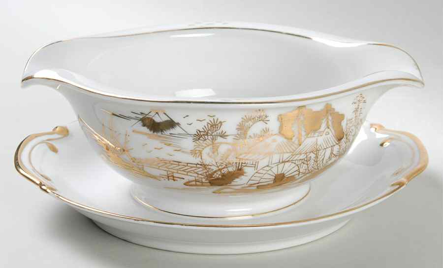 KUT109 Gravy Boat with Attached Underplate by Kutani-1