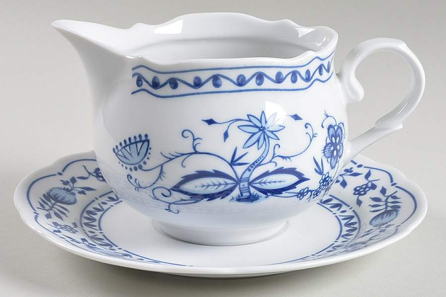Blue Onion Gravy Boat & Underplate by Kahla-1
