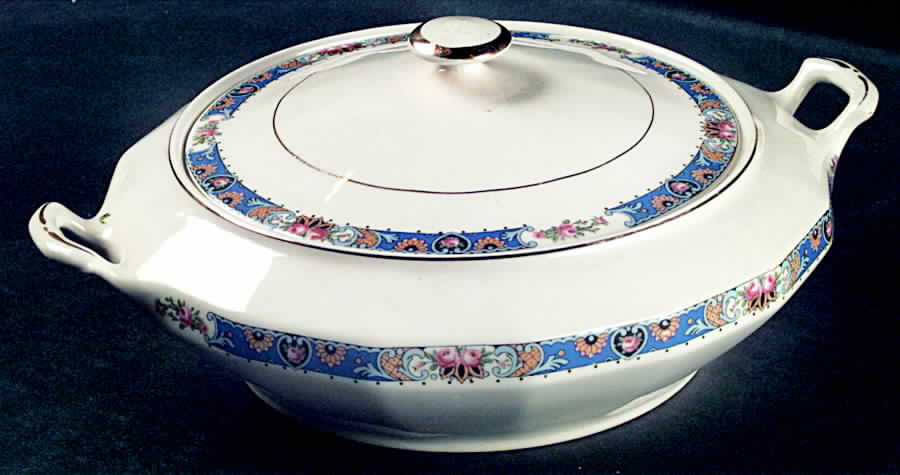 KNO616 Round Covered Vegetable by Edwin Knowles-1