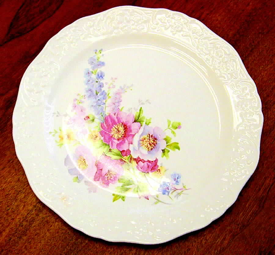 KNO624 Luncheon Plate by Edwin Knowles-1