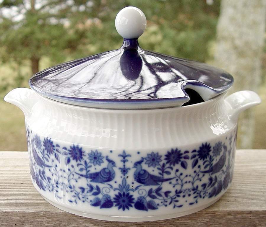 KAI24 Tureen &  Lid by Kaiser-1