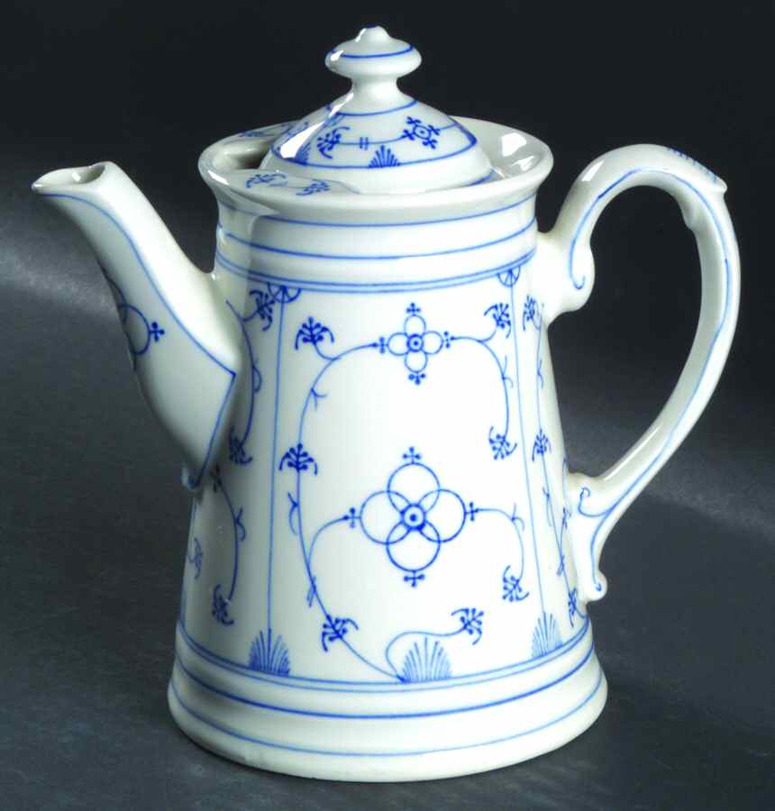 KOE9 Small Coffee Pot & Lid by Koenigszelt-1