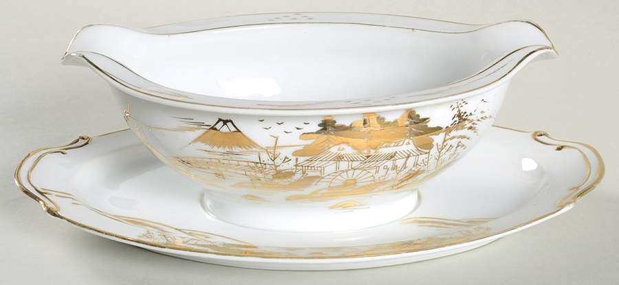 KUT119 Gravy Boat with Attached Underplate by Kutani-1