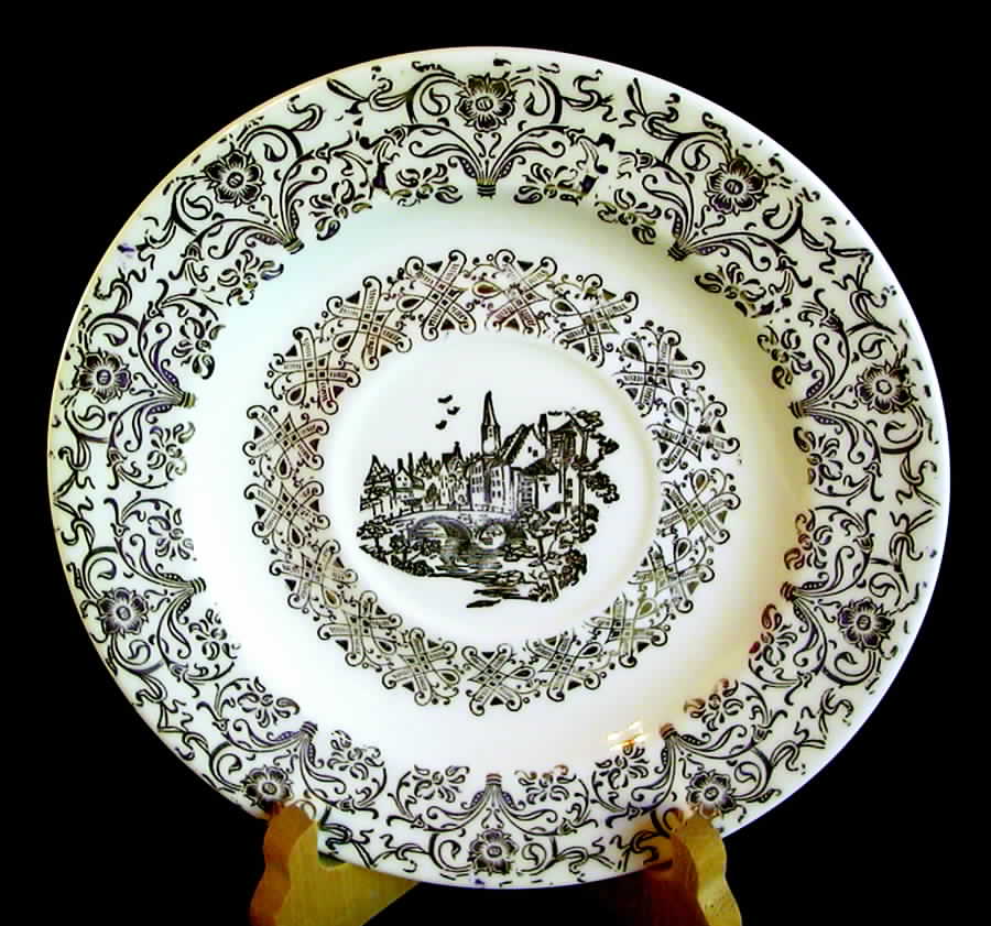 KNO671 Saucer by Edwin Knowles-1