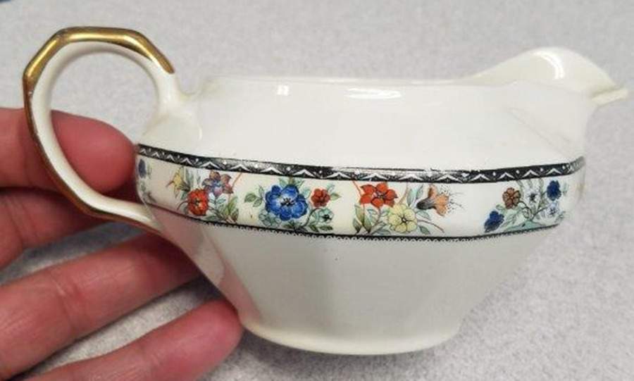 KNO677 Creamer by Edwin Knowles-1