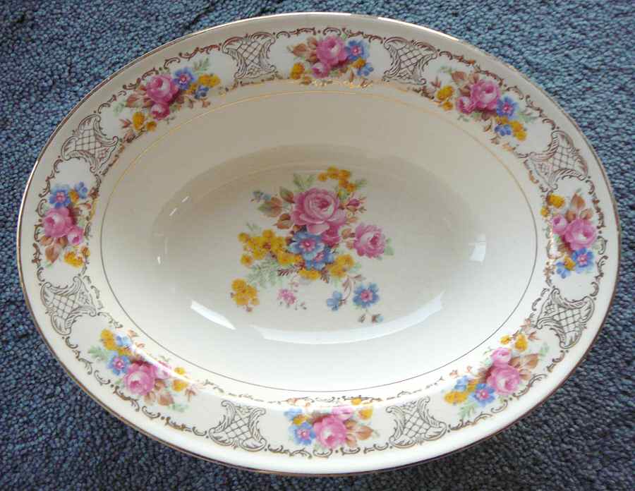 KNO661 9" Oval Vegetable Bowl by Edwin Knowles-1