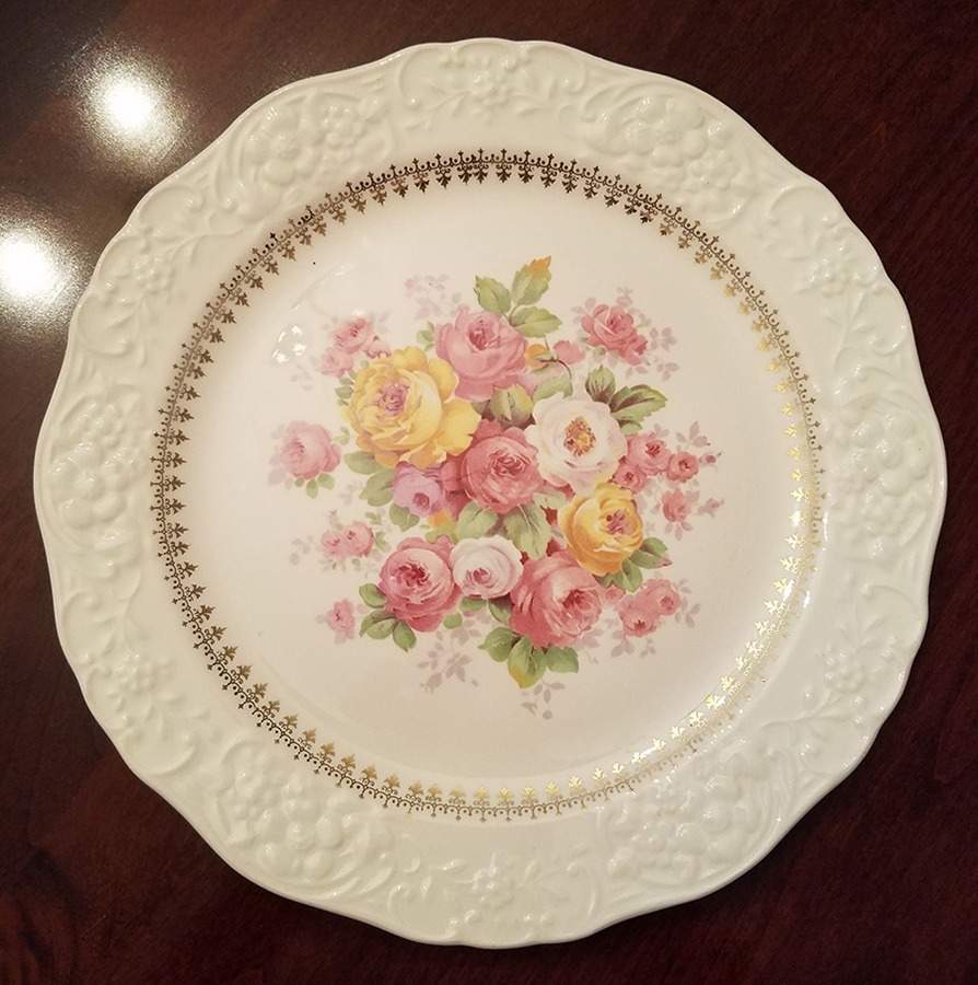 KNO682 Dinner Plate by Edwin Knowles-1