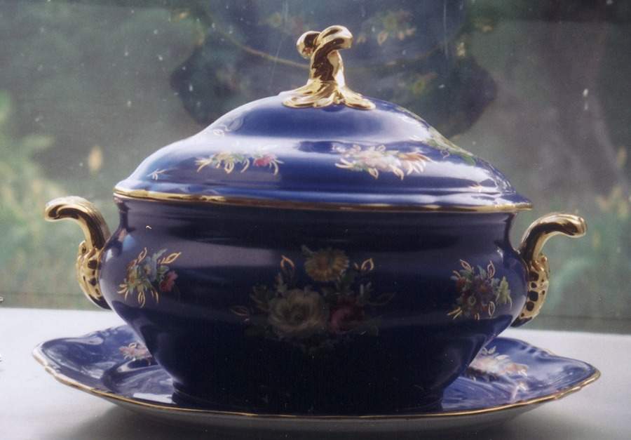 JKW100 Tureen & Lid w/Underplate by JKW Bavaria-1