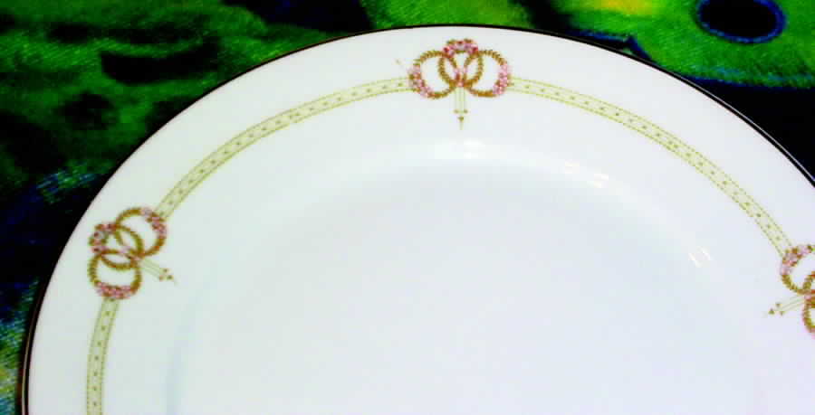 KPM141 Dinner Plate by KPM-1