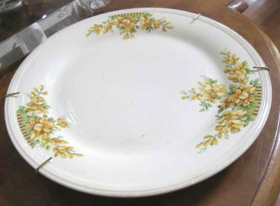 KNO683 Dinner Plate by Edwin Knowles-1