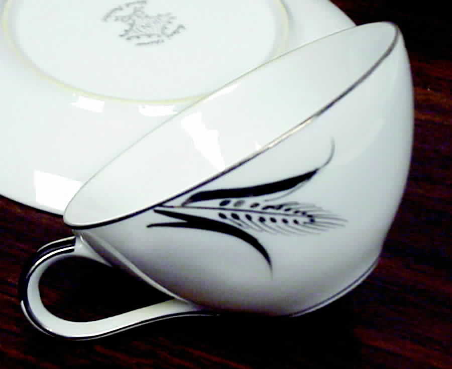 KUT129 Flat Cup by Kutani-1