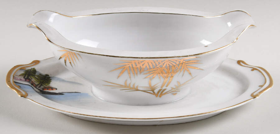 KUT134 Gravy Boat with Attached Underplate by Kutani-1