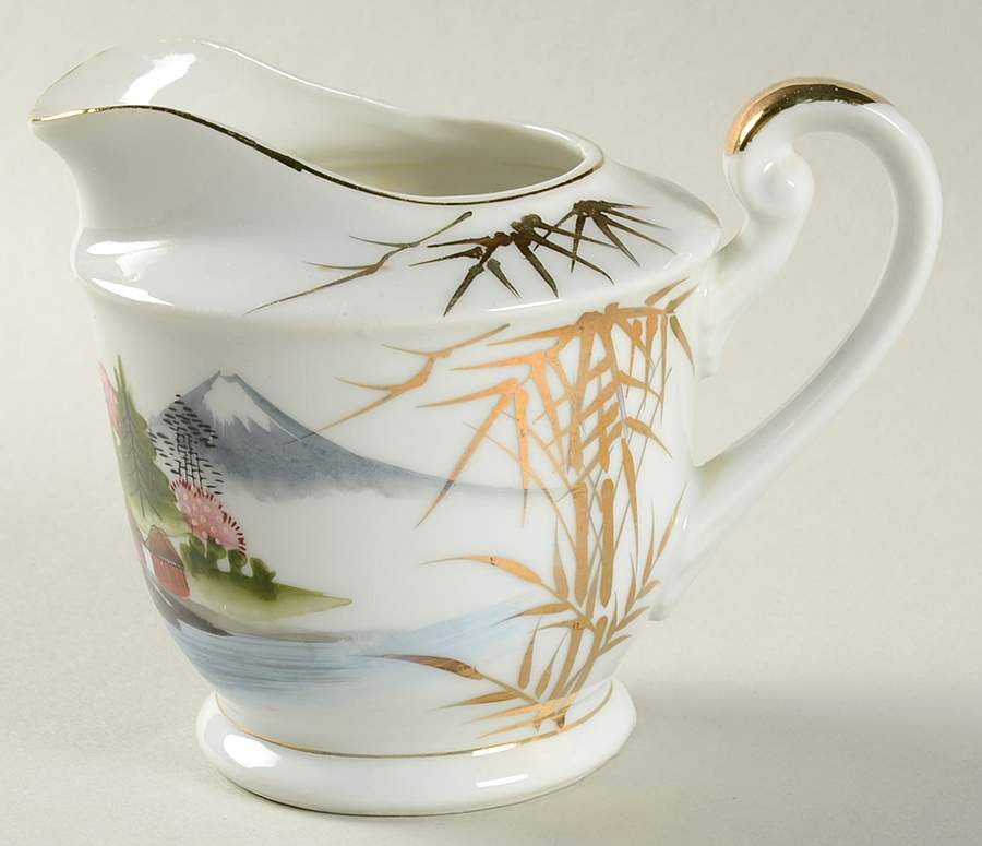 KUT134 Creamer by Kutani-1