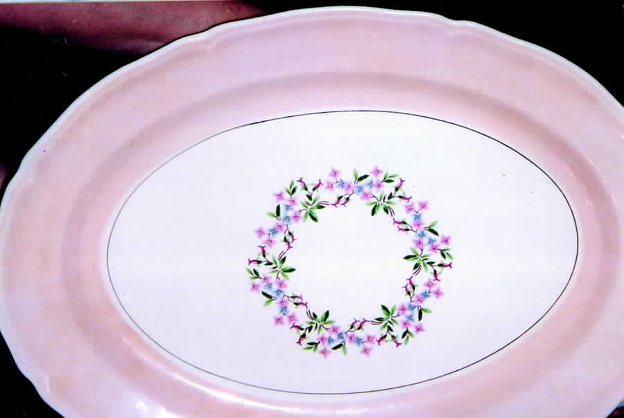 KNO709 14" Oval Serving Platter by Edwin Knowles-1
