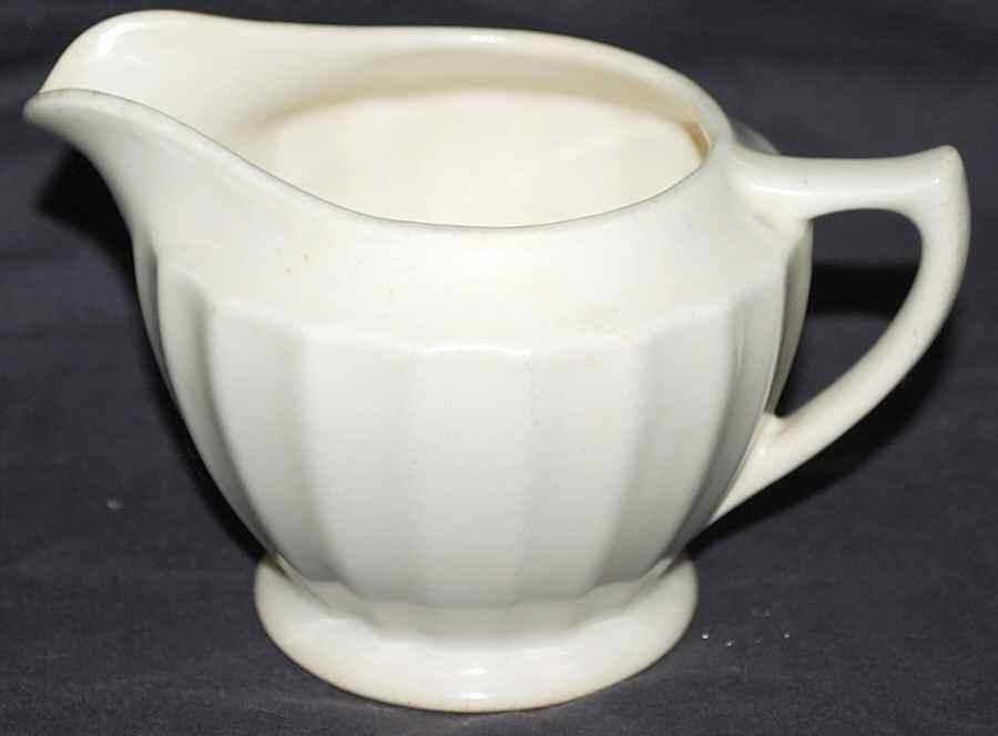 KNO716 Creamer by Edwin Knowles-1