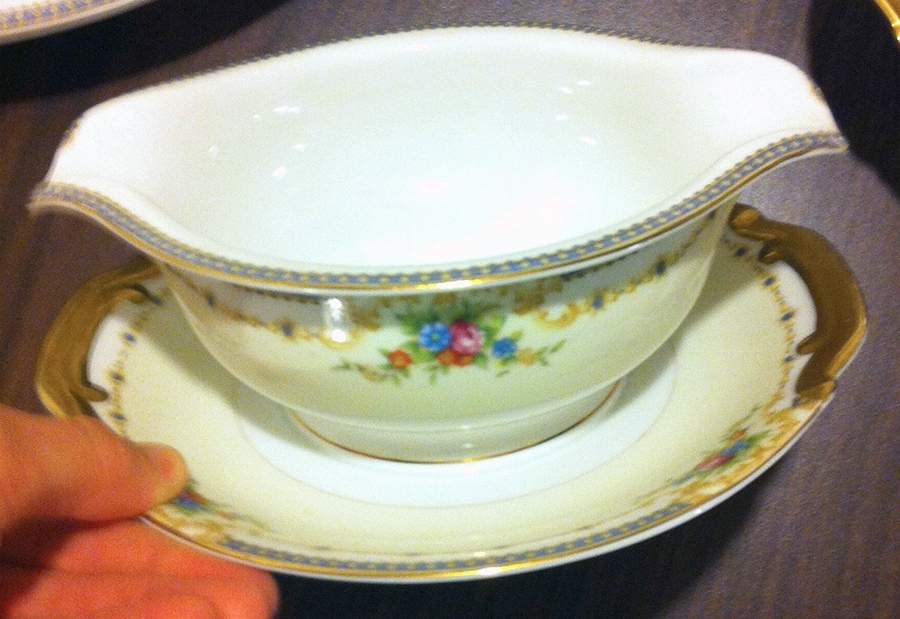 KON104 Gravy Boat with Attached Underplate by Kongo-1