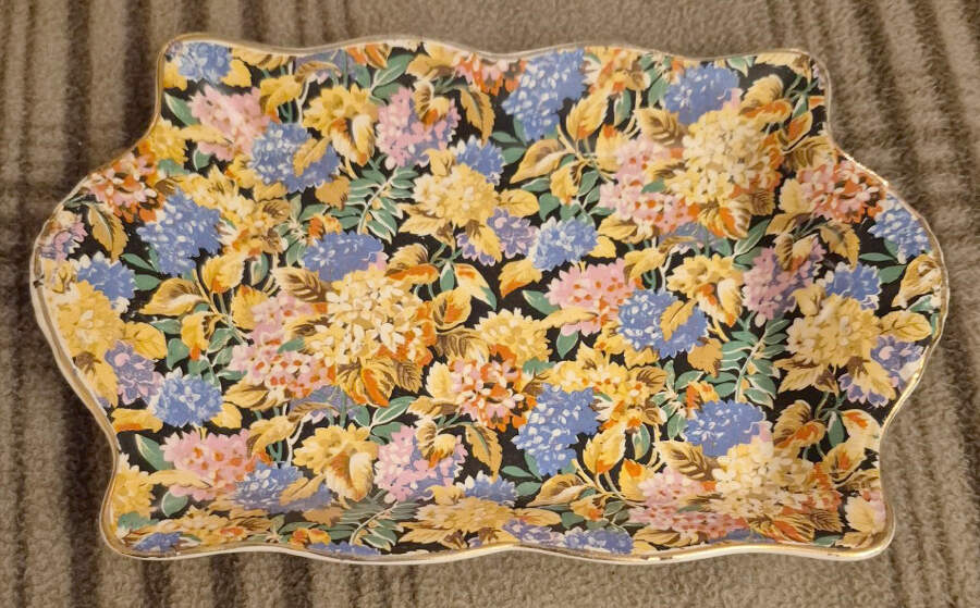 Hydrangea Black (Old, Black Background) York Tray by James Kent (England)-1
