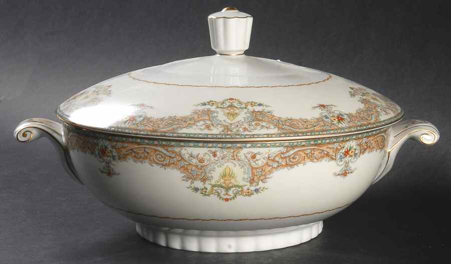 Countess Round Covered Vegetable by Kingsley (Japan)-1