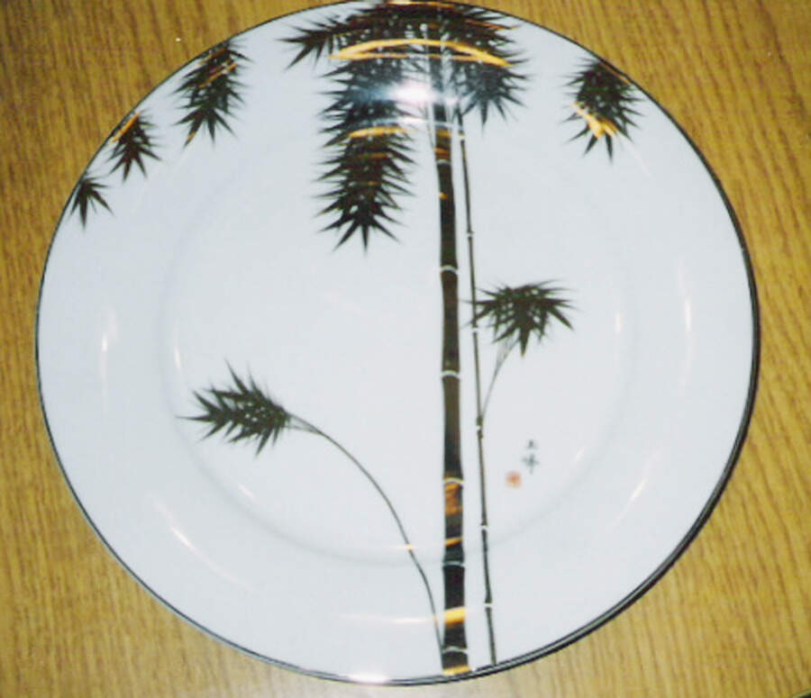 KUT147 Dinner Plate by Kutani-1