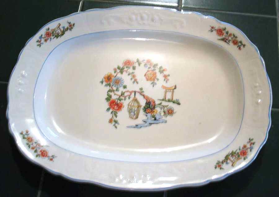 KNO736 14" Oval Serving Platter by Edwin Knowles-1