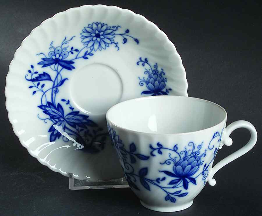 KAI29 Flat Cup & Saucer Set by Kaiser-1