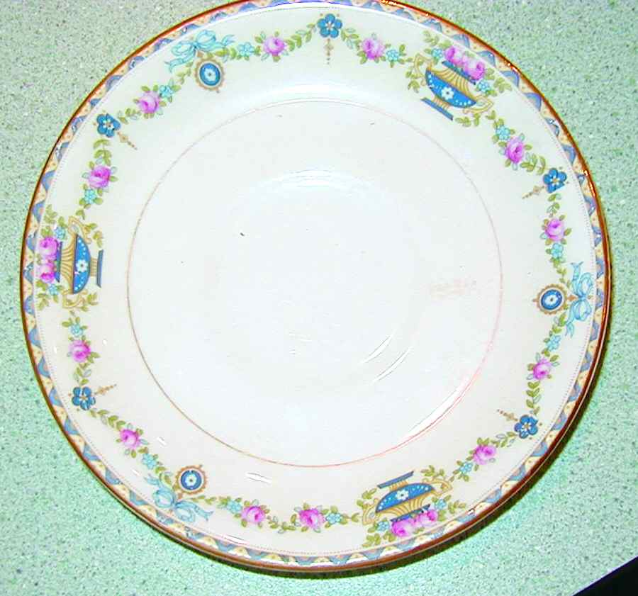 KTK82 Saucer by Knowles, Taylor & Knowles-1