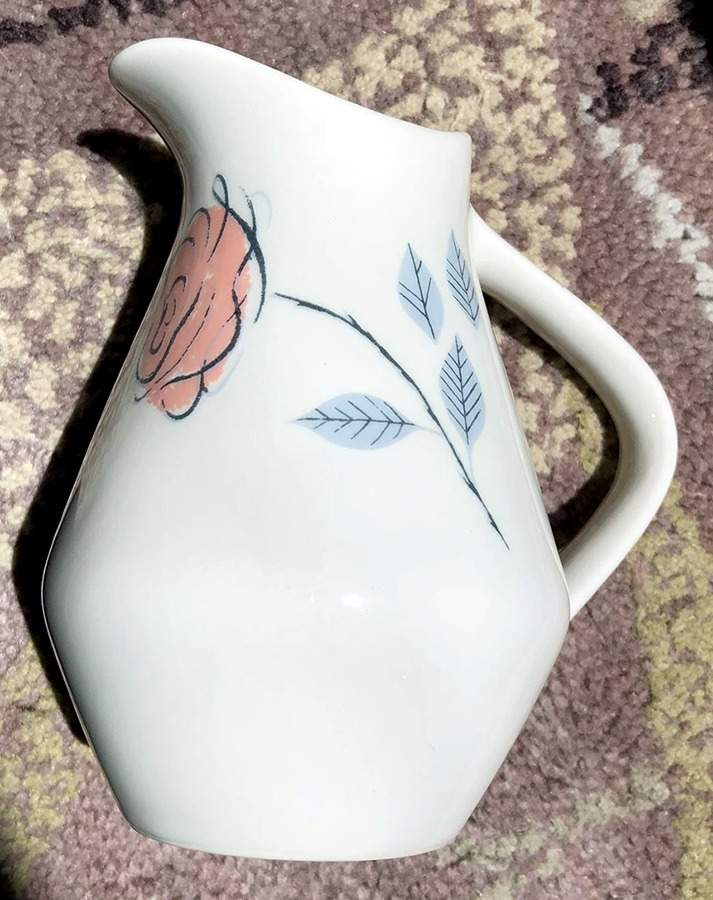 Ring A Round Creamer by Edwin Knowles-1