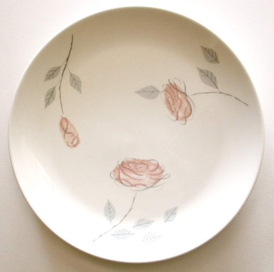 Ring A Round Dinner Plate by Edwin Knowles-1
