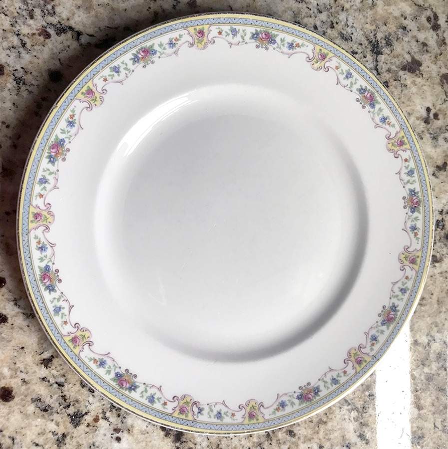 KTK84 Dinner Plate by Knowles, Taylor & Knowles-1