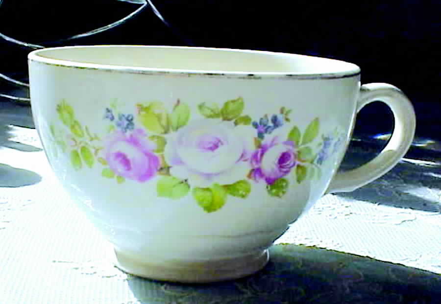 Kno756 Footed Cup by Edwin Knowles-1